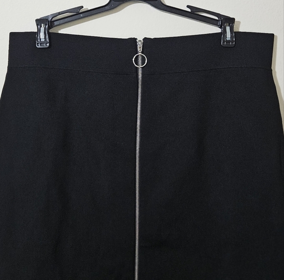 Aparallel Zip Back Skirt NWT! - Picture 7 of 7